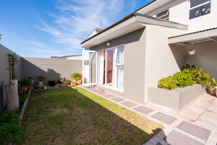 4 Bedroom Property for Sale in Sunset Estate Western Cape